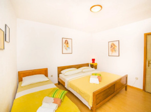 Apartments Bratus