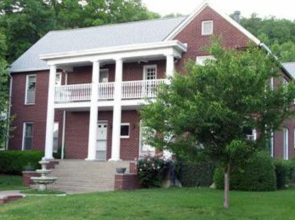Kuttawa Harbor House