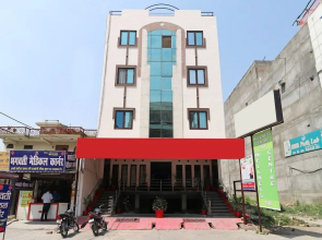 OYO 13161 King's Palace