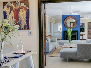 Abalone Guest Lodge