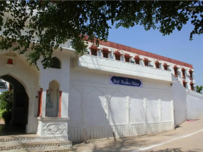 Hotel Pushkar Palace