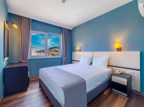 Royalisa City Apart Hotel