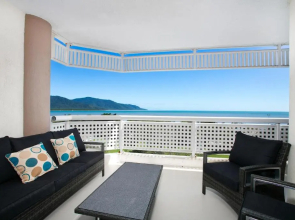Cairns Luxury Waterfront Apartment