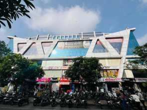 4 Ever Hotel - Surat