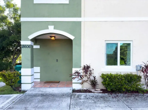 Good Vibes Sanctuary Central Location South Miami