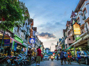 BE Baan Paradise Hotel