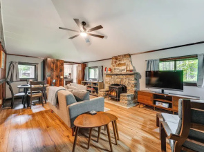Walk to Barrett's Park: Wooded Cabin w/ Grill!