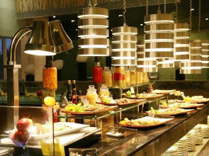 Inzone Garland Hotel