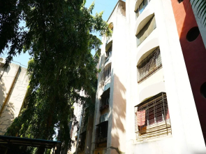 OYO 23239 10 Blossoms Service Apartments