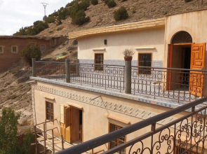 Gite Paradis d'Ait Bouguemez - Hostel