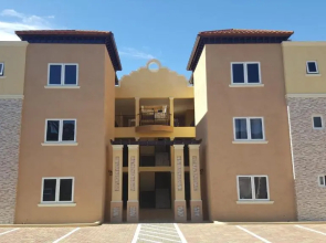 Apt 12, Executive Suites JA - Palms