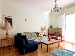 Iphigenia 2 bedroom retro downtown apartment