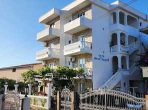 Apartments Cota