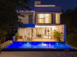 Lux 4bhk w Elevated Pool 3km to Beach Lazy Duck