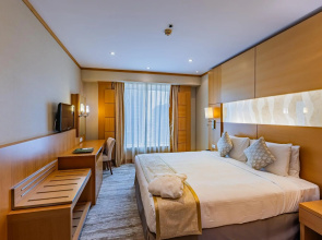 Landmark Premier Hotel