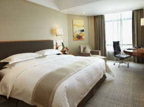 Отель Ramada Plaza by Wyndham Shanghai Pudong Airport