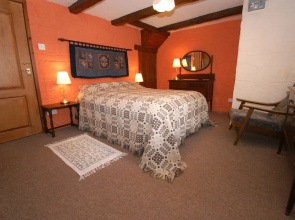 A Beautiful Traditional Country Cottage in an Idyllic Location