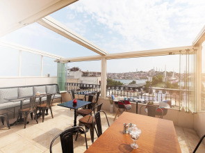 Perla Galata Hotel