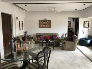 Luxurious Cozy 1 King Bed suite with free parking