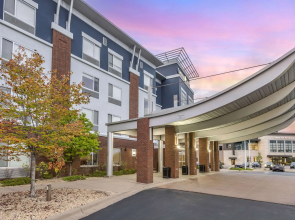 Cambria Hotel Minneapolis Maple Grove