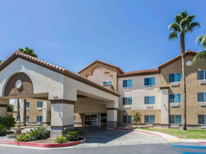 Comfort Suites Bakersfield