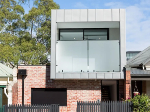 LOLA Sophisticated 3 Level Stunner with Private Rooftop