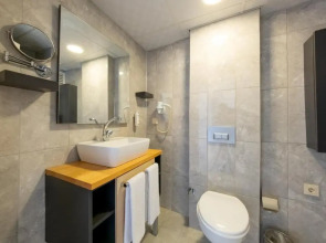 Jura Hotels Lara Resort