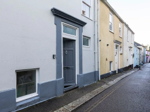 Central Dartmouth Townhouse