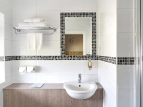 Antoinette Hotel Wimbledon