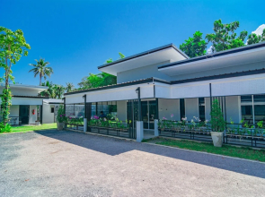 OYO 533 Runya Poolvilla
