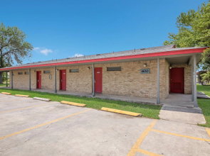 Americas Best Value Inn Lockhart