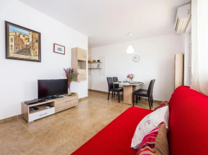 Amazing Apartment in Zdrelac With Wifi, 2 Bedrooms and Outdoor Swimming Pool
