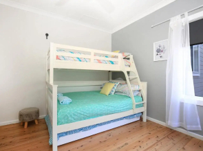 Tilly's Retreat - Pet Friendly - 3 Min Walk to Beach