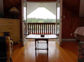 Kingfisher Lodge and Marina