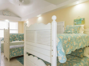 Coral Reef by Cayman Villas