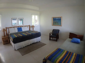 Siesta - Runaway Bay 5BR