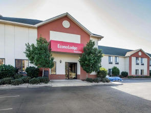 Econo Lodge Brunswick Travel Center