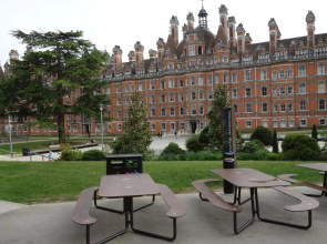 NEW Cosy 2 Bedroom Flat on Englefield Green