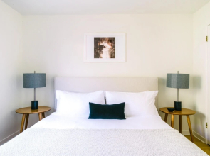 Pacifica by AvantStay | Ocean Getaway w/ Sunset Views | Sleeps 24!