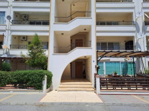 Penthouse-5 Guests-balcony-aircon-parking