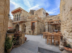 Abu Hayat Cave Suites
