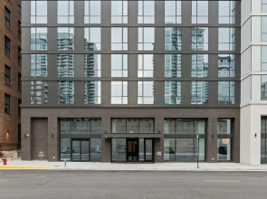 Luxury 3 Bed 3 Bath High Rise With Gym Amenities