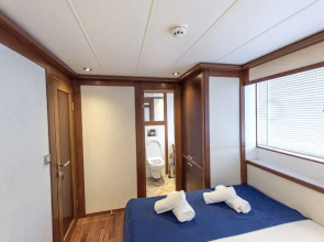 Ada Dreams / Boat