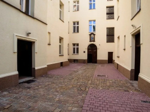 Rainbow Apartments 5