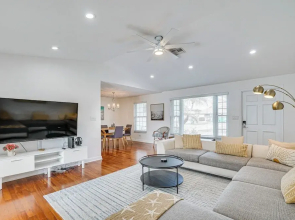 Cozy Cape Coral Home w/ Pool: 1 Block to Canal!