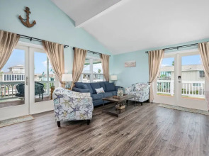 Bearfoot Bungalow by Miss Kitty’s