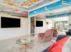 Harbourside Pad With Waterfront Views