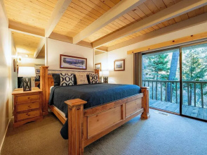 Creekside Chalet, Stay for 6
