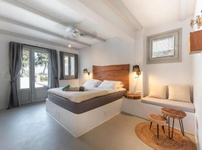 Paros Comfy Suites
