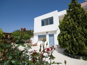 Family Holidays House Koutsouras by GHH